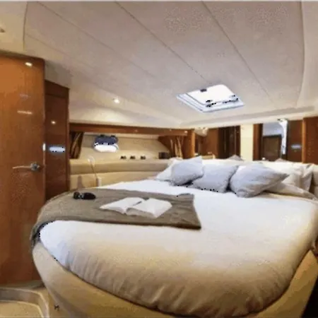 Prestige 42 Bateau-hôtel *